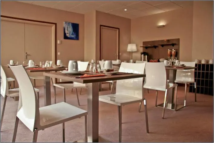 Orion Haussman 3*